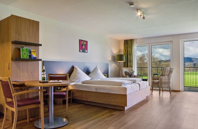 Apartment 'Ferienwohnung Freiburg' with Balcony and Wi-Fi