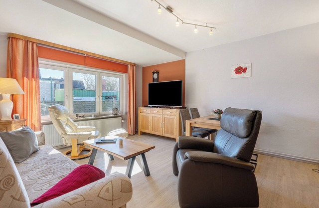 Apartment 'Ferienwohnung Kapitänskajüte' with Private Terrace, Shared Garden and Wi-Fi