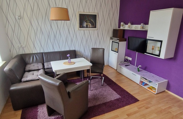 Apartment 'Ferienwohnung Am Hirtenplatz' with Shared Terrace and Wi-Fi