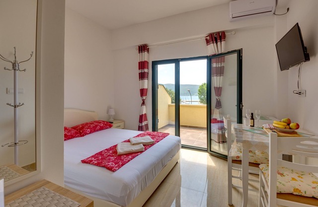 Apartment for 2 guests with sea view in Herceg Novi