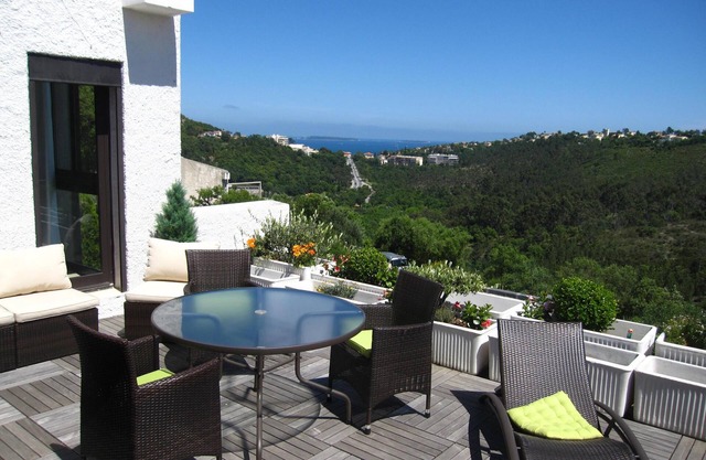 Apartment/Villa sea view, secure domain with swimming pool & tennis court near Cannes