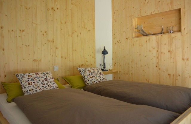 Apartment 'Gartenglück' with Private Terrace, Shared Garden and Wi-Fi