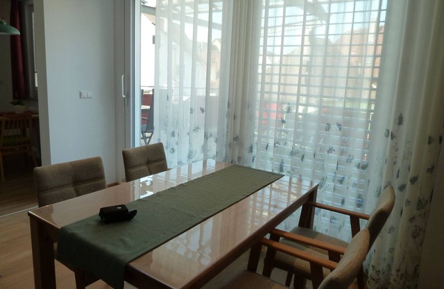 Apartment 'Gome' with Balcony and Wi-Fi