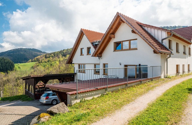 Apartment 'Graf' with Shared Garden, Balcony and Wi-Fi