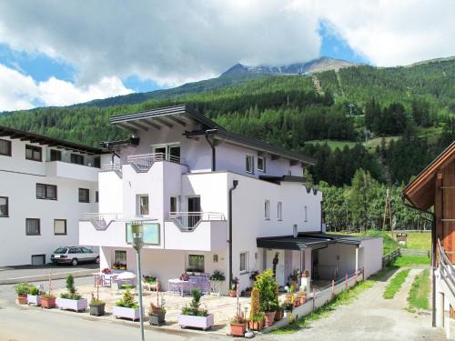 Apartment Granat by Interhome