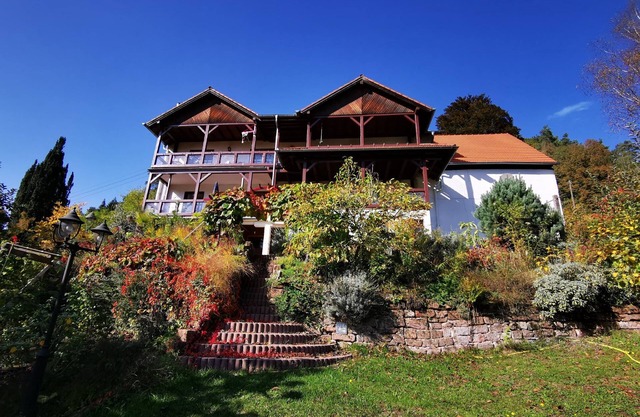 Apartment 'Haus Katz' with Lake View, Private Terrace and Wi-Fi