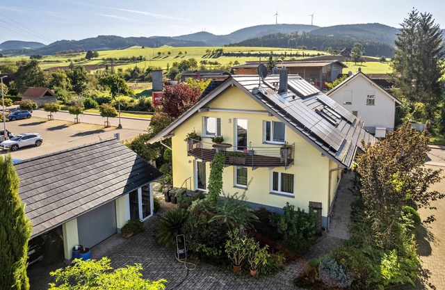 Apartment 'Im Rosengarten' with Mountain View, Private Terrace and Wi-Fi