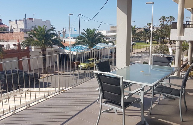 Apartment in the center of Playa Moncofa, with breakfast included