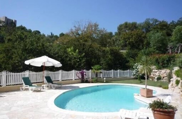 Apartment in a beautiful, new villa with pool