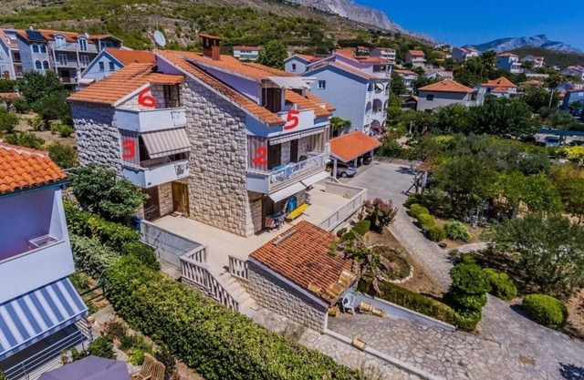 Apartment in Dugi Rat with Seaview, Balcony, Air condition, WIFI (5132-6)
