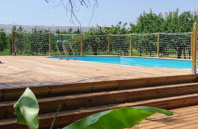 Apartment in Provencal farmhouse near Avignon