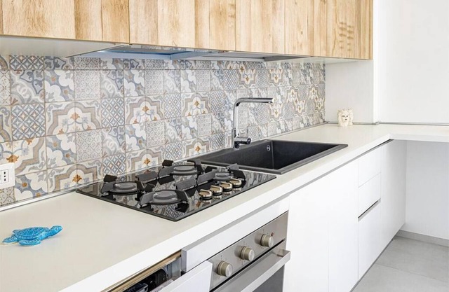 Apartment in Villa with Private Parking a few steps from the Sea