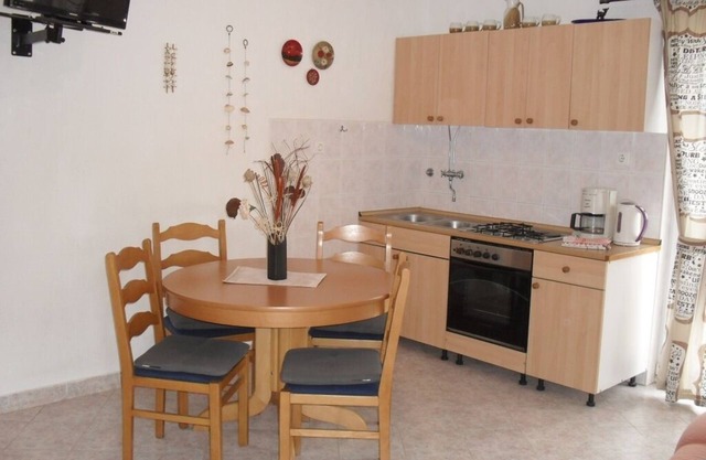 Apartment in Lopar with Balcony, Air condition, WIFI (87-3)