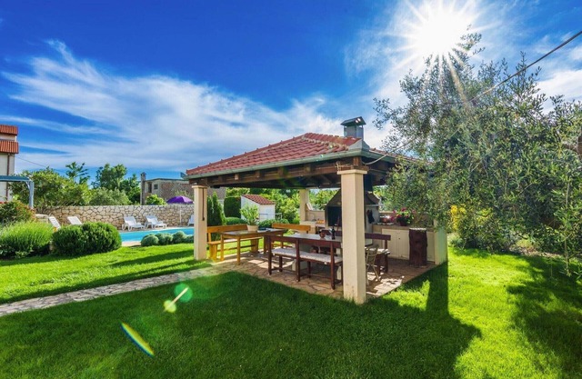 Apartment in Nin near Beach & Pool