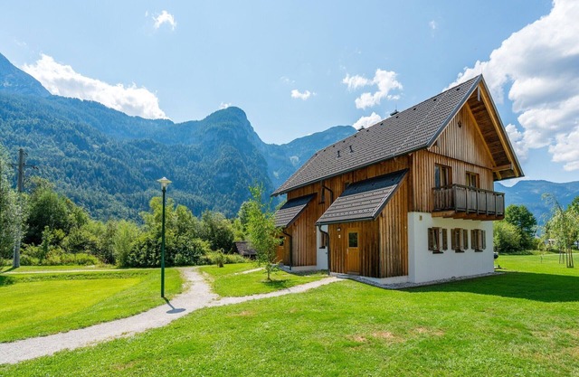 Apartment in Obertraun near Krippenstein Ski Area
