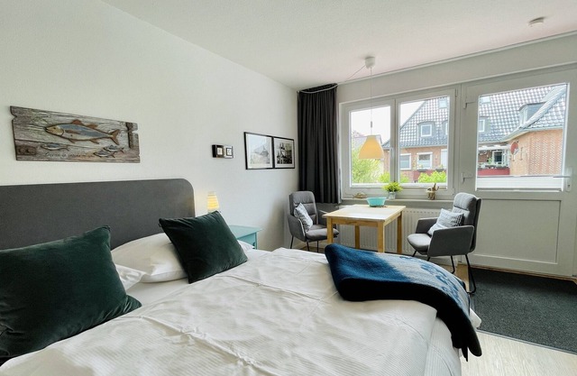 Apartment in the center of the pedestrian zone with a sunny south-facing balcony