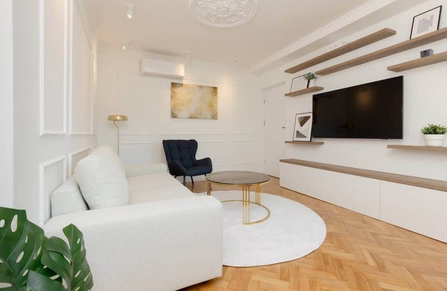 Apartment in the Centre of Warsaw by Noclegi Renters
