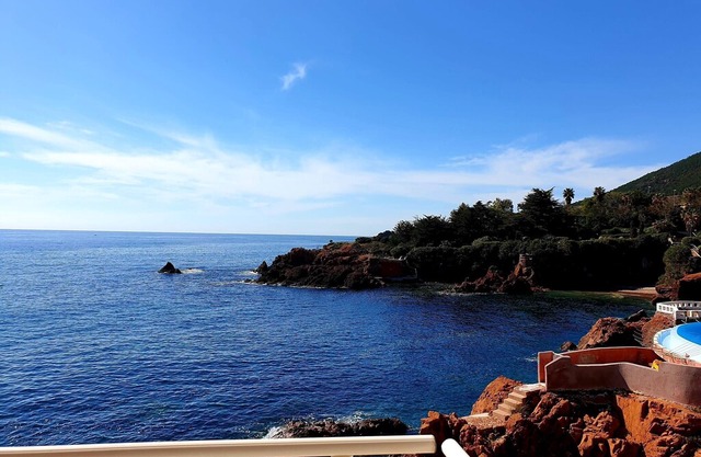 Apartment in the sea