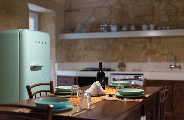 Apartment in the historic center of Lecce with vaults and Lecce stone.