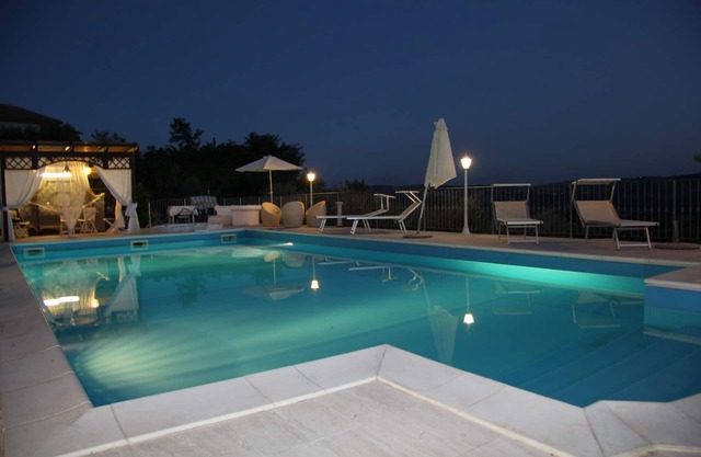 APARTMENT IN VILLA WITH POOL IN THE SALT, HEATED, SPECTACULAR VIEW !