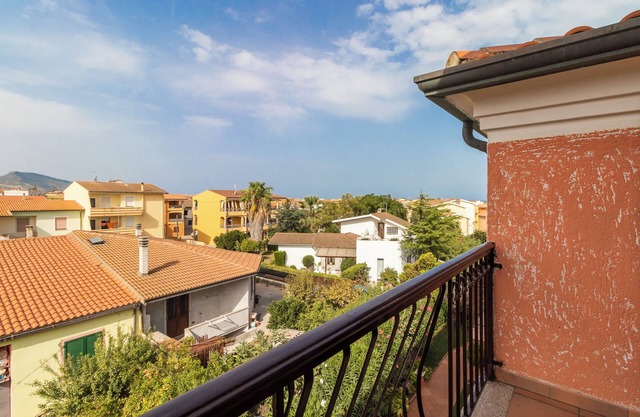Apartment Iris with Balcony & Wi-Fi