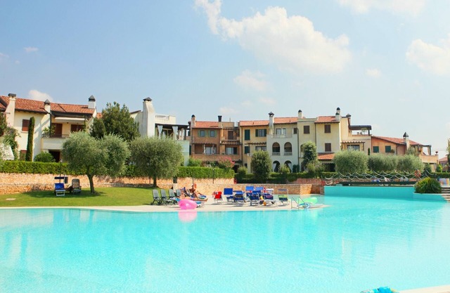 Apartment near Lake Garda with Pool