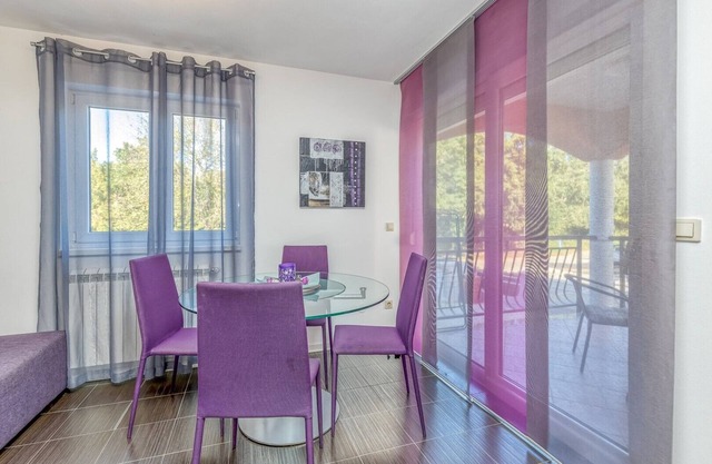 Apartment Kardumovic No.1 Purple on Ground Floor