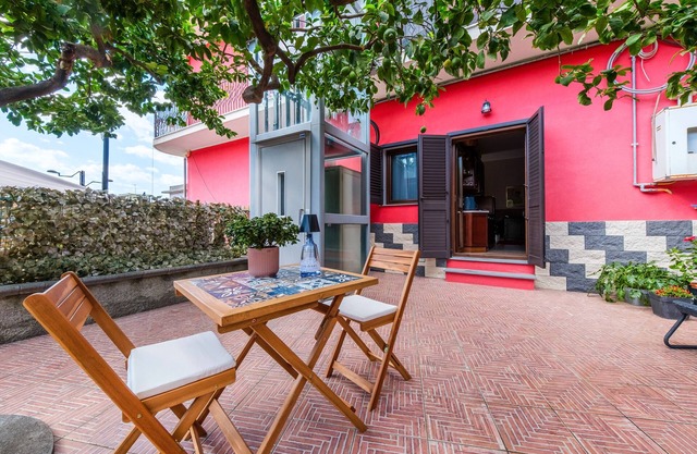 Apartment 'La Casa Dei Limoni' with Mountain View and Private Terrace