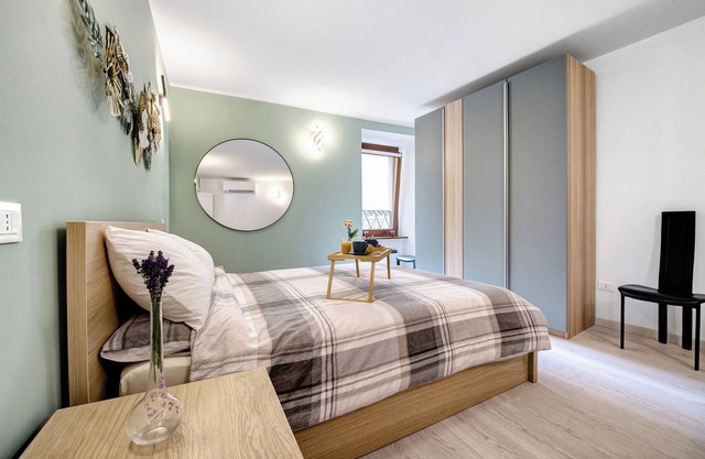 Apartment 'Le Lavande' with Wi-Fi and Air Conditioning
