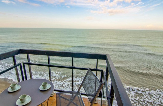 Apartment Les Flots-2 by Interhome