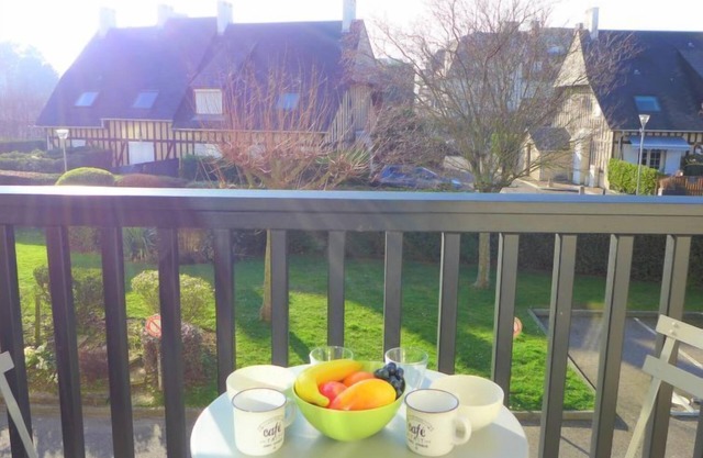 Apartment Les Galhaubans in Villers sur mer - 4 persons, 1 bedrooms