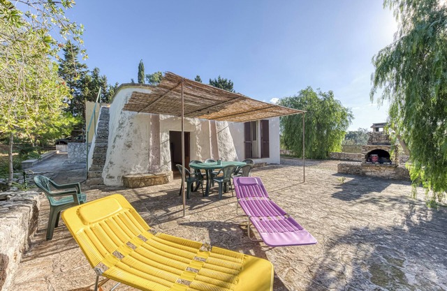 Apartment 'Lucy' with Sea View, Private Garden and Wi-Fi