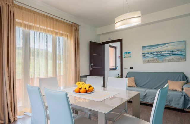 Apartment 'Luna Nuova' with Sea View, Wi-Fi and Air Conditioning