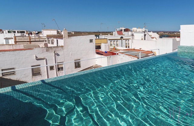 Apartment ‘Luxury Doña Bella 2C’ with Pool, Wi-Fi, A/C & Terraces