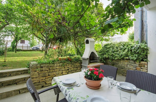 Apartment Majic with Terrace and Garden