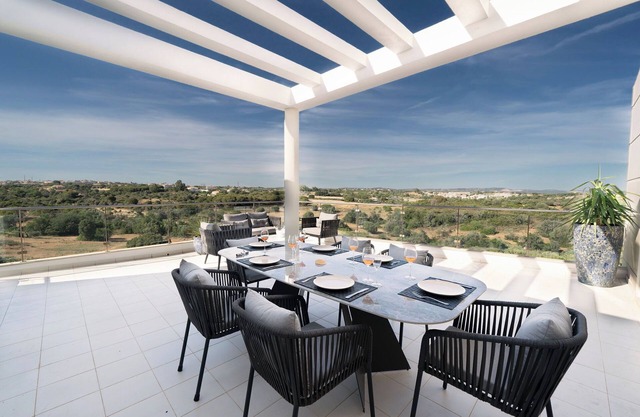 Apartment 'Monte Da Eira - Sunset' with Shared Pool, Wi-Fi and Air Conditioning