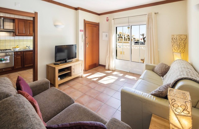 Apartment near Praia do Carvalho Beach