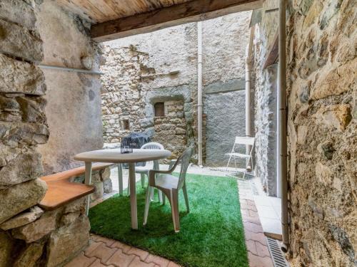 Apartment near the river in Bize Minervois