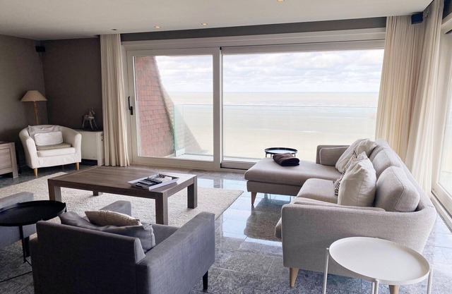 Apartment Nieuwpoort with Sea Views