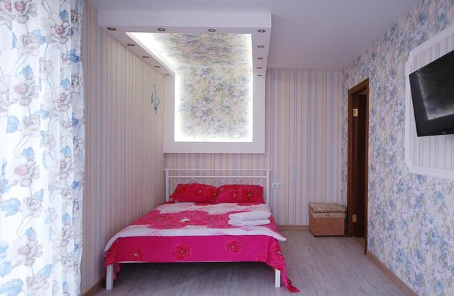 Apartment on Oktyabrskaya sq