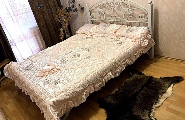 Apartment on Vali Safronovoy 75 SK Varyag