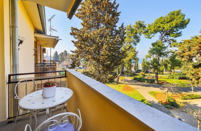 Apartment Peschiera with balcony in Porec