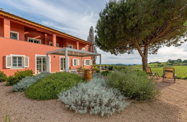 Apartment 'Podere Terraviva - Apt Ginestra' with Sea View, Shared Pool and Wi-Fi