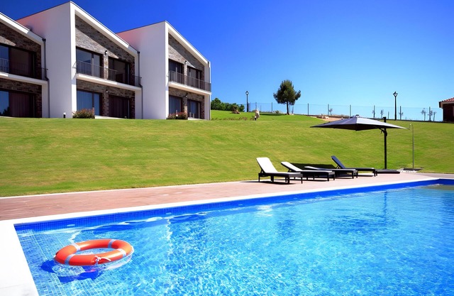 Apartment 'Monte Bela Vista - 1' with Lake View, Wi-Fi and Air Conditioning