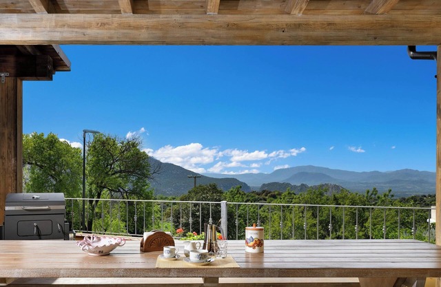 Apartment Sa Pintadera with Mountain View, Wi-Fi & Terrace
