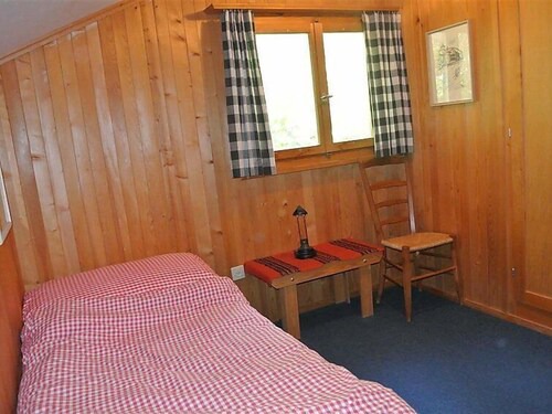 Apartment Schnäggedanz, Chalet in Zweisimmen - 5 persons, 3 bedrooms