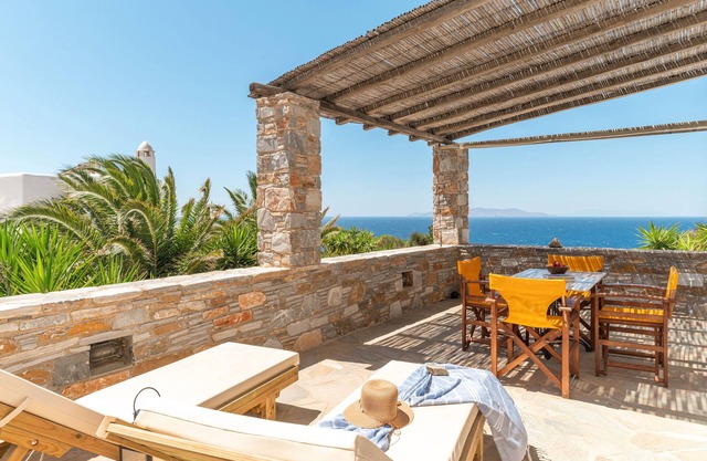 Apartment 'Suite No 2' with Sea View, Wi-Fi and Air Conditioning