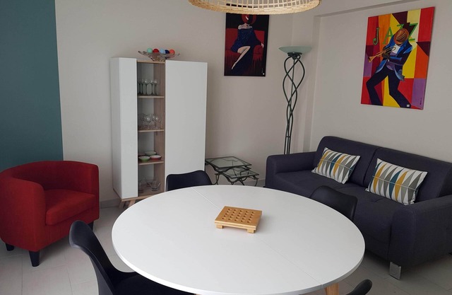 APARTMENT T3 3 *RESIDENCE LA MONTAGNE AUDIERNE 300 M FROM THE BEACH SEA VIEW