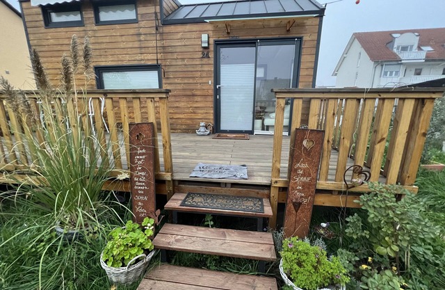 Apartment (Tiny House) - in a quiet location - 10 min to the lake or river