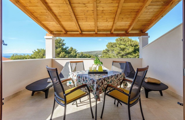Apartment Vesna (72231-A1) - Milna - island Brac